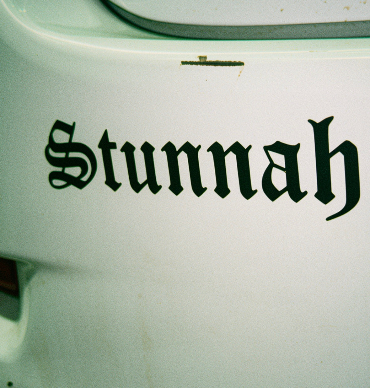 Stunnah Sticker
