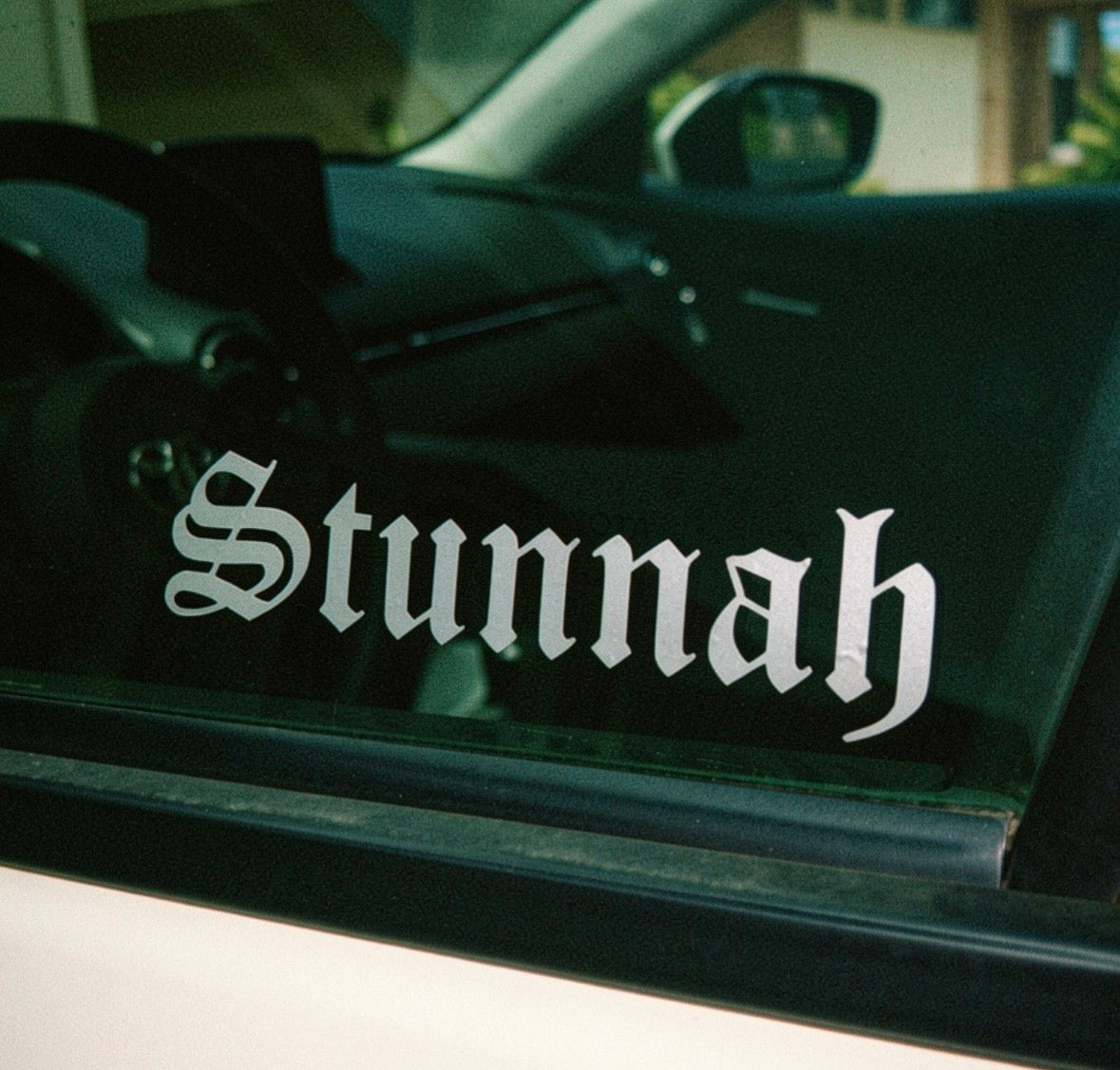 Stunnah Sticker